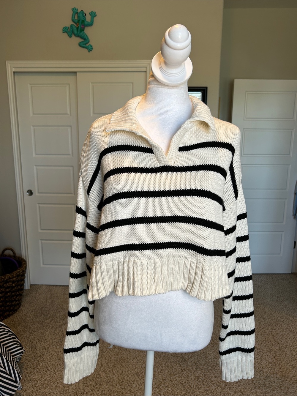 LA Hearts PacSun Callie Cropped Sweater Cream and Black Stripes Size Medium